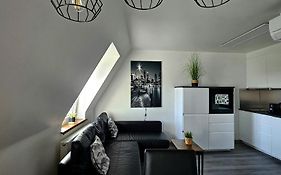 Apartament Pod Radiostacją -Gliwice Tarnogórska, parking free, klimatyzacja
